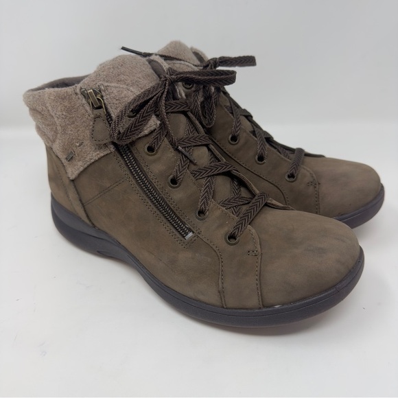 Aravon Rev Stridarc Waterproof Low Boot - Picture 1 of 8